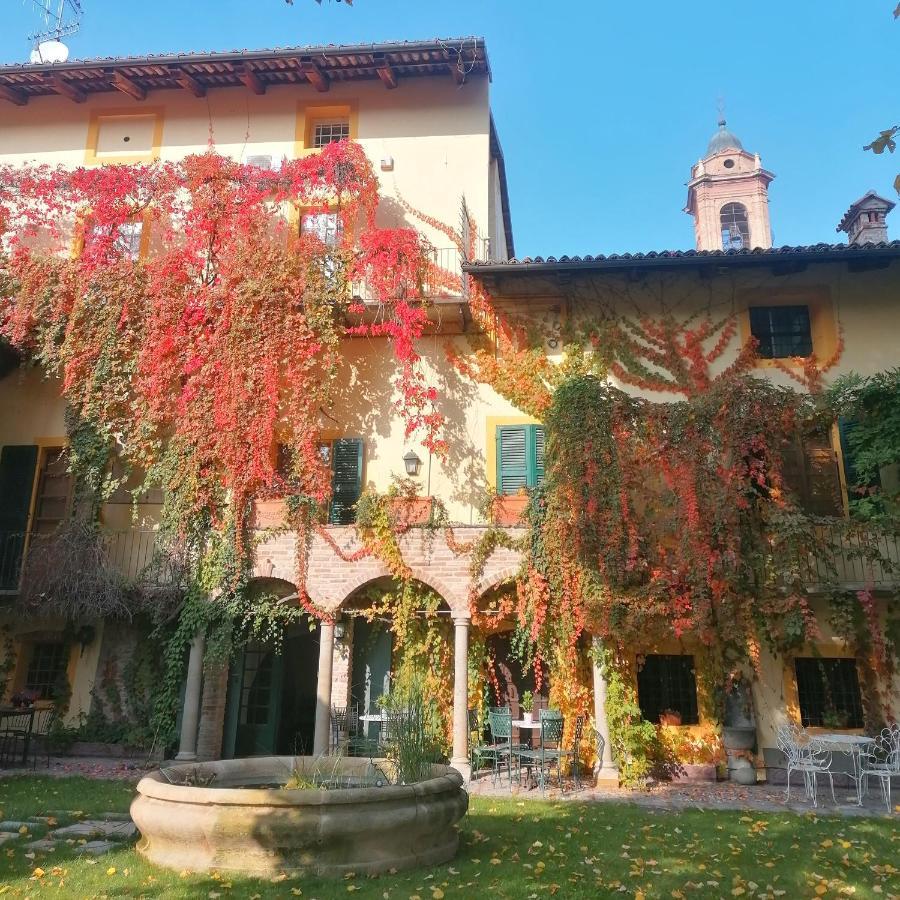 Palazzo Sismonda Bed & Breakfast Corneliano d'Alba Exterior photo