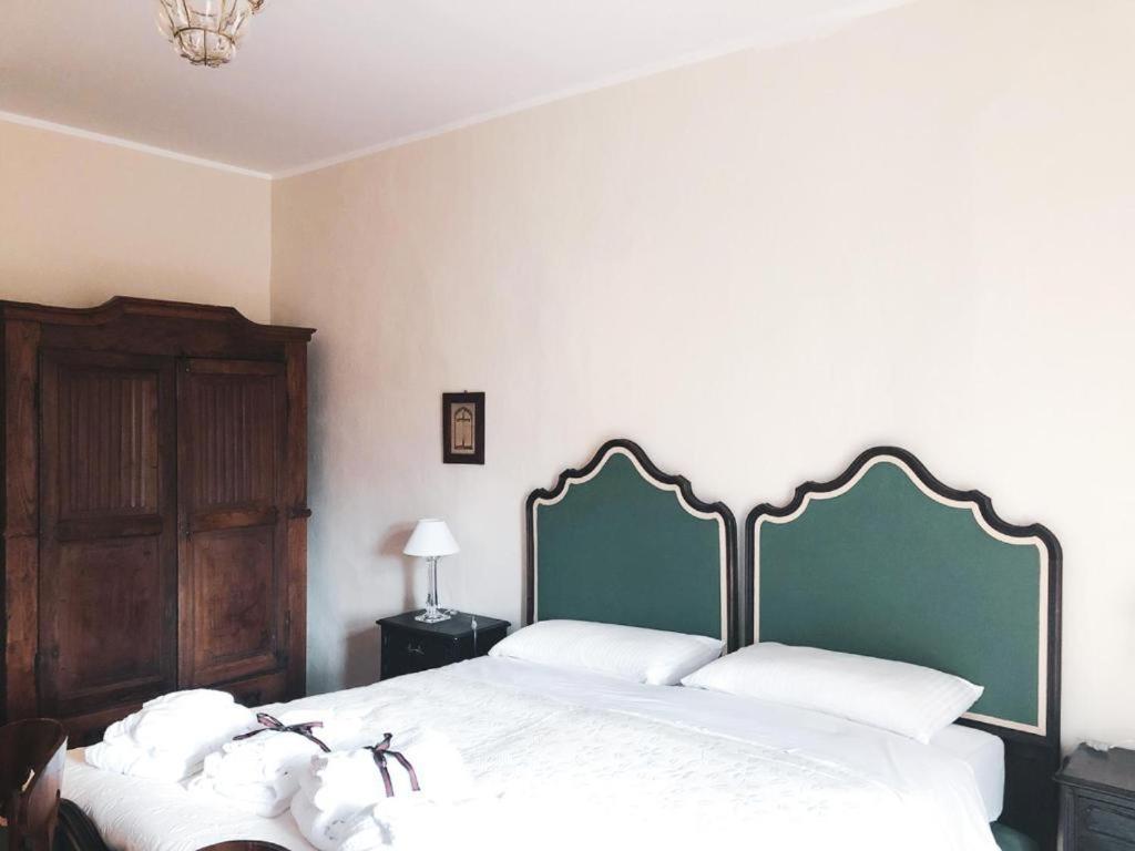 Palazzo Sismonda Bed & Breakfast Corneliano d'Alba Exterior photo