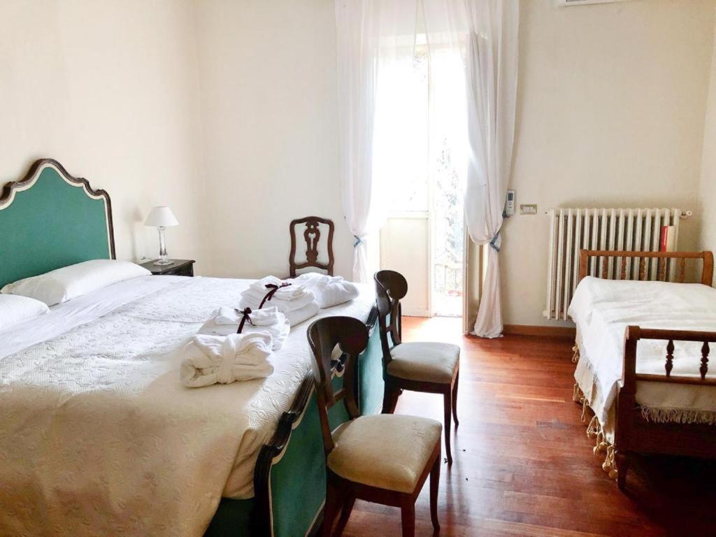 Palazzo Sismonda Bed & Breakfast Corneliano d'Alba Exterior photo