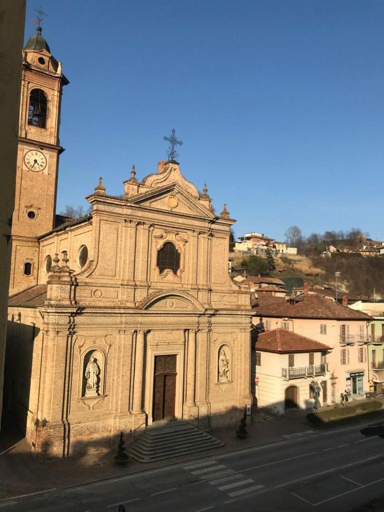 Palazzo Sismonda Bed & Breakfast Corneliano d'Alba Exterior photo