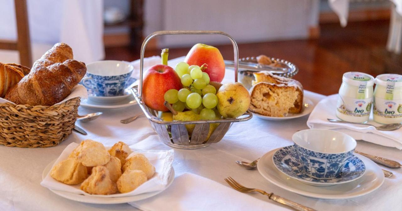 Palazzo Sismonda Bed & Breakfast Corneliano d'Alba Exterior photo