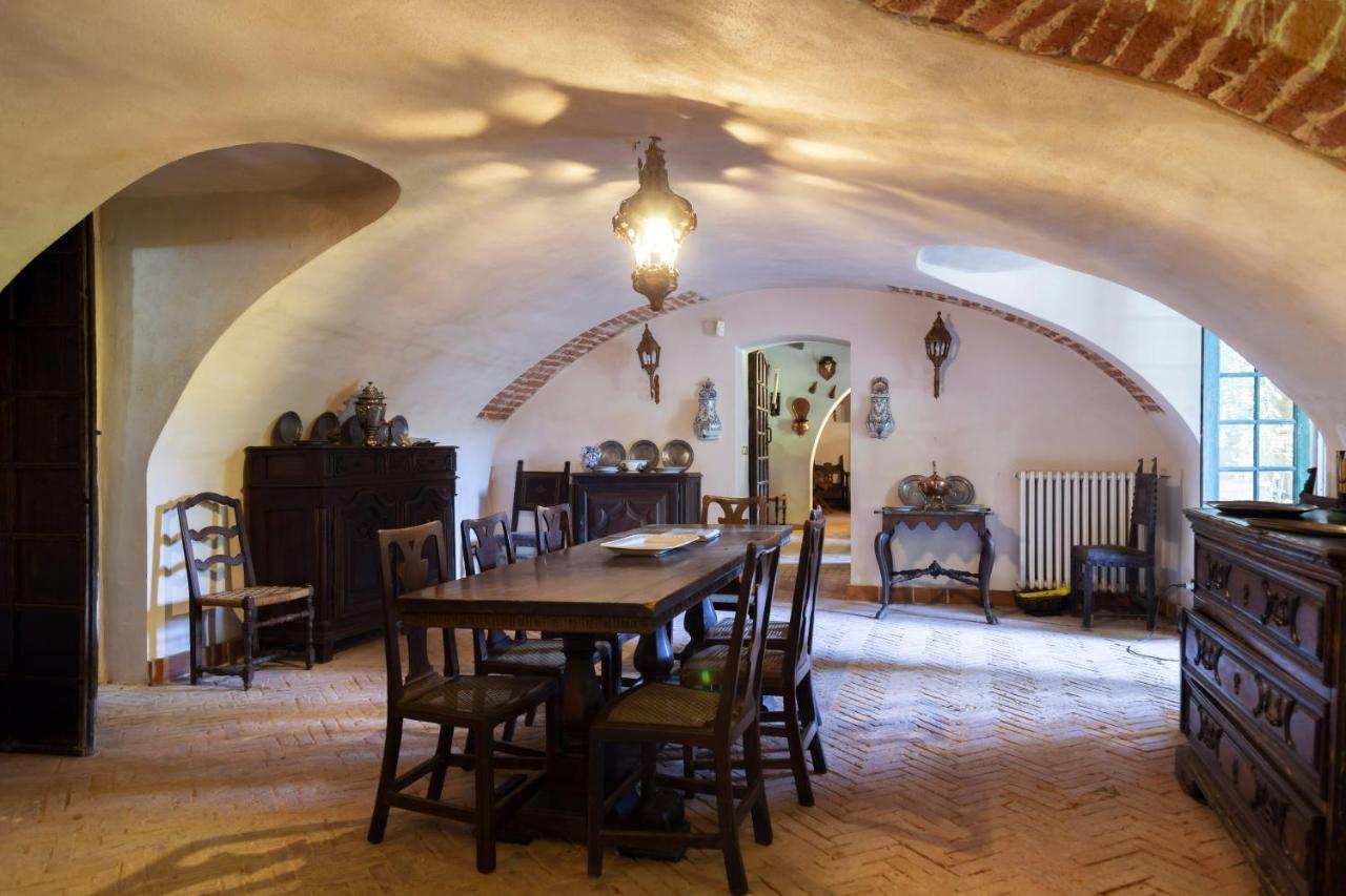 Palazzo Sismonda Bed & Breakfast Corneliano d'Alba Exterior photo
